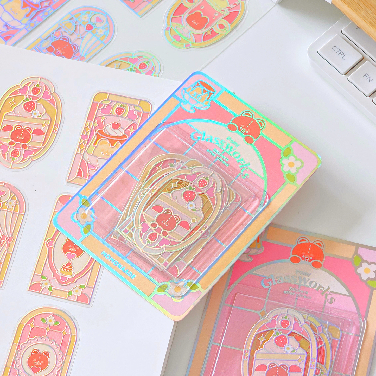 Sticker Pack vitraux Pomi effet holographique | Waterproof | Pack d’autocollants dessert
